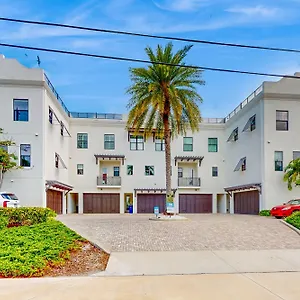 Holiday home Brightwater Blue, Clearwater Beach